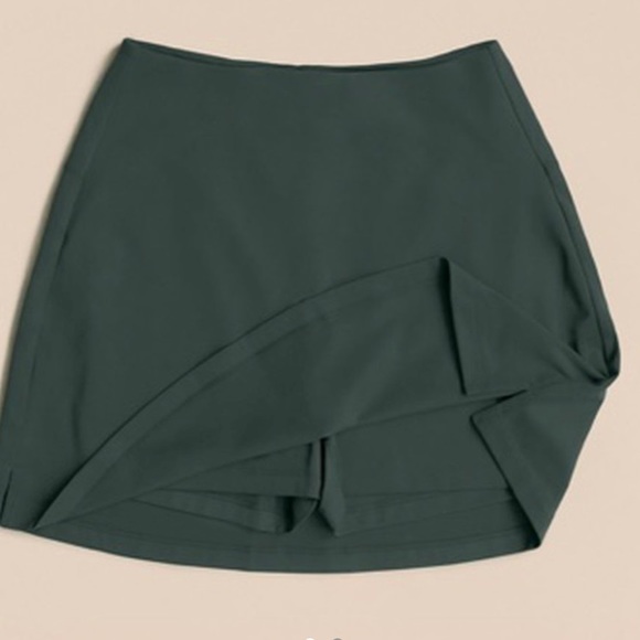 Girlfriend Collective Court Skort in Moss - Picture 1 of 2
